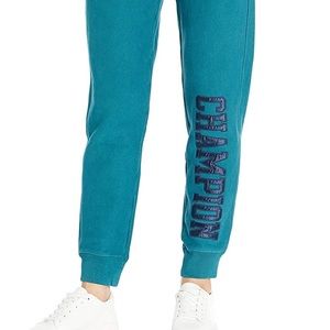 Women’s champion sweats